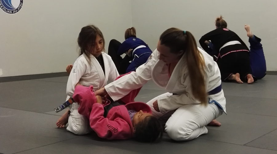 ¡Vea este vídeo y averigüe por que su hijo debería aprender Jiu Jitsu!